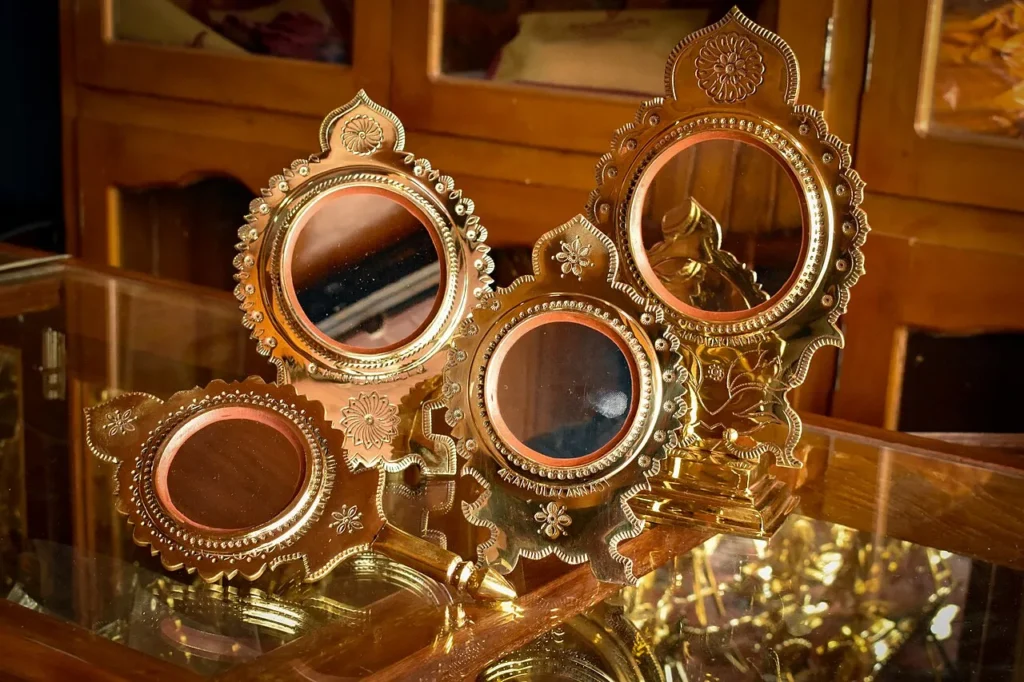 ഭൗമസൂചികാ പദവി ലഭിച്ച ആറന്മുള കണ്ണാടികൾ